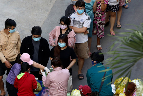 TP Hồ Chí Minh: 63 trường hợp lấy mẫu xét nghiệm ở Chung cư Hòa Bình đều âm tính - Ảnh 2