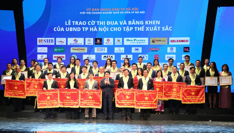 Chủ tịch Nguyễn Đức Chung: Cộng đồng DN khẳng định vai trò nòng cốt, tiên phong trong xây dựng và phát triển Thủ đô - Ảnh 2