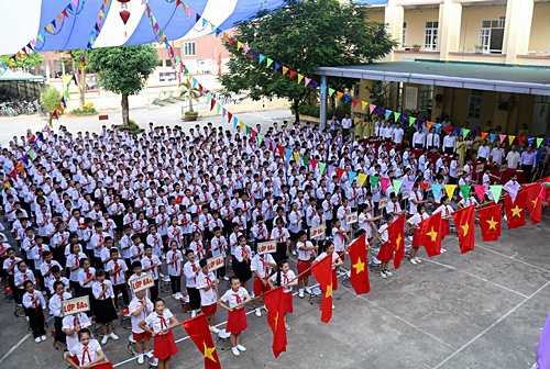 Hơn 2 triệu học sinh Hà Nội rộn ràng khai giảng năm học 2019 - 2020 - Ảnh 19