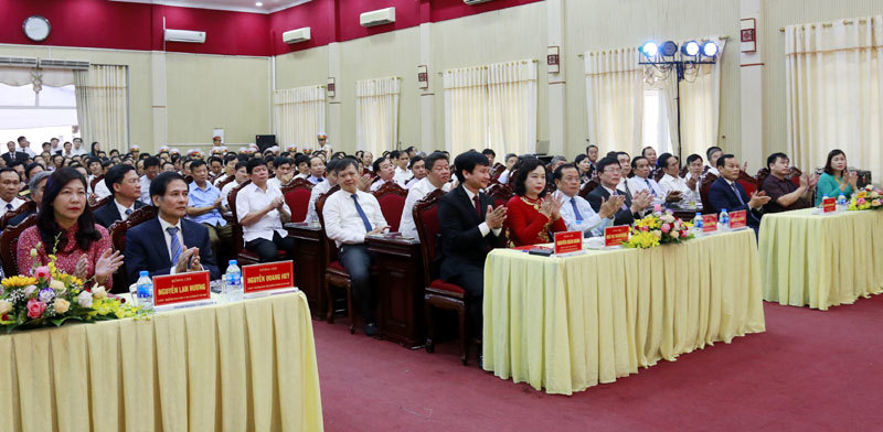 Huyện Thạch Thất đón nhận Huân chương Lao động hạng Nhì - Ảnh 1