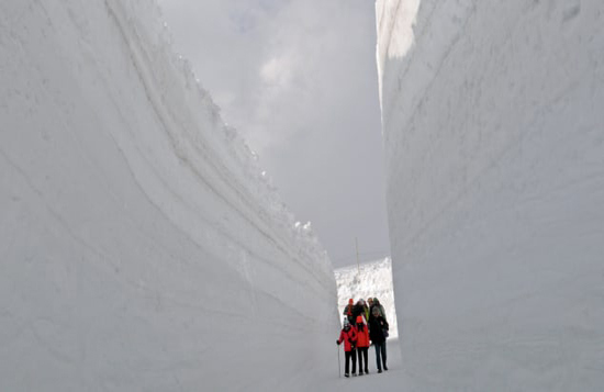 Khám phá nét độc đáo của con đường tuyết Tateyama Kurobe Alpine tại Nhật Bản - Ảnh 6