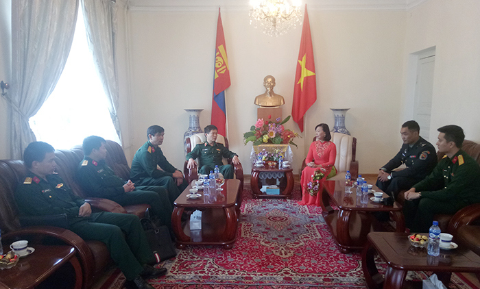 Đại sứ quán Việt Nam tại Mông Cổ viếng Chủ tịch Hồ Chí Minh, tưởng niệm các anh hùng liệt sĩ - Ảnh 4