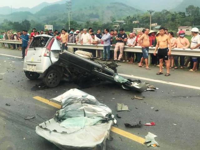 Tai nạn kinh hoàng trên đường Hòa Lạc - Hòa Bình, 1 người tử vong - Ảnh 1