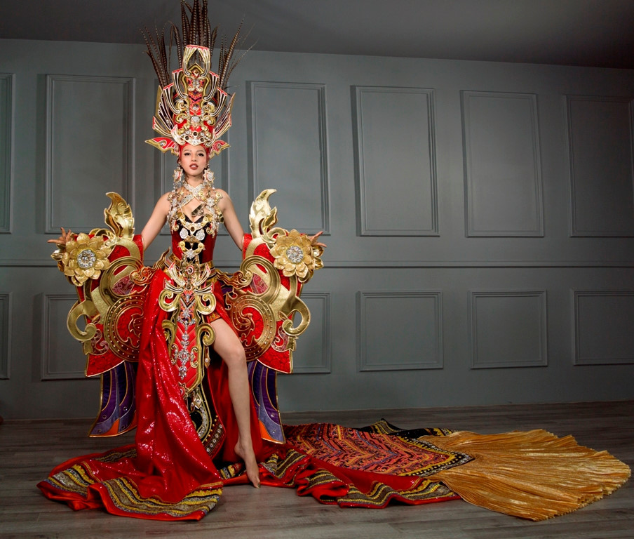 Lê Long Dũng khoe độ "chịu chơi" tại show thời trang lớn nhất Việt Nam - Ảnh 6