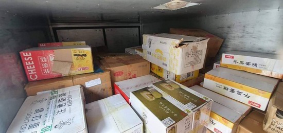 CSGT Đà Nẵng bắt 3 vụ xe chở hàng lậu trong 1 ngày - Ảnh 2
