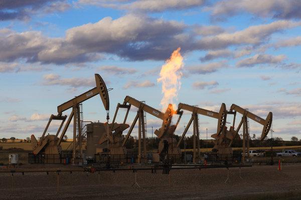 Giá dầu giảm tuần thứ 3 liên tiếp khi xung đột thương mại Mỹ - Trung “nóng” trở lại - Ảnh 1