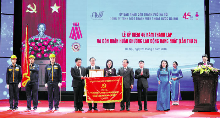 Công ty TNHH MTV Thoát nước Hà Nội: 45 năm nỗ lực vì Hà Nội văn minh, sạch đẹp - Ảnh 2