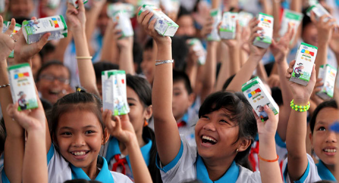 Vinamilk trao 76.500 ly sữa cho trẻ em tỉnh Vĩnh Long - Ảnh 3