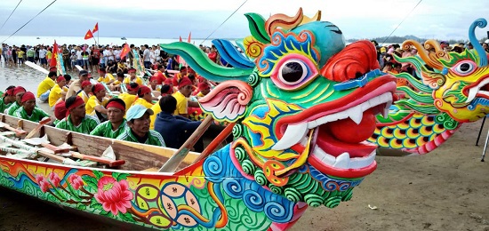 Quảng Ngãi: Làng biển nô nức lễ hội đầu năm - Ảnh 1