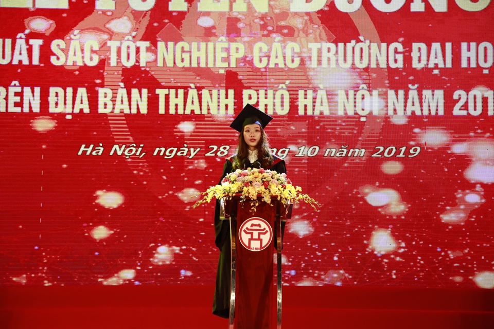 Hà Nội tuyên dương 86 Thủ khoa xuất sắc  tốt nghiệp các trường đại học năm 2019 - Ảnh 4