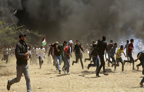 Phản ứng của cộng đồng quốc tế khi quân đội Isarel bắn chết hàng chục người Palestine - Ảnh 1