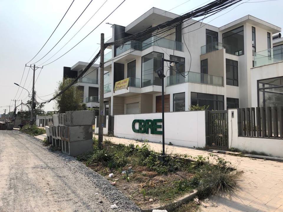 TP Hồ Chí Minh: Nhiều căn biệt thự bỏ hoang giữa lòng quận 9 - Ảnh 4