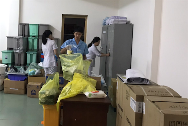 [Ảnh] Nhân viên y tế trực đêm chống dịch Covid-19 tại bệnh viện dã chiến TP Hồ Chí Minh - Ảnh 4