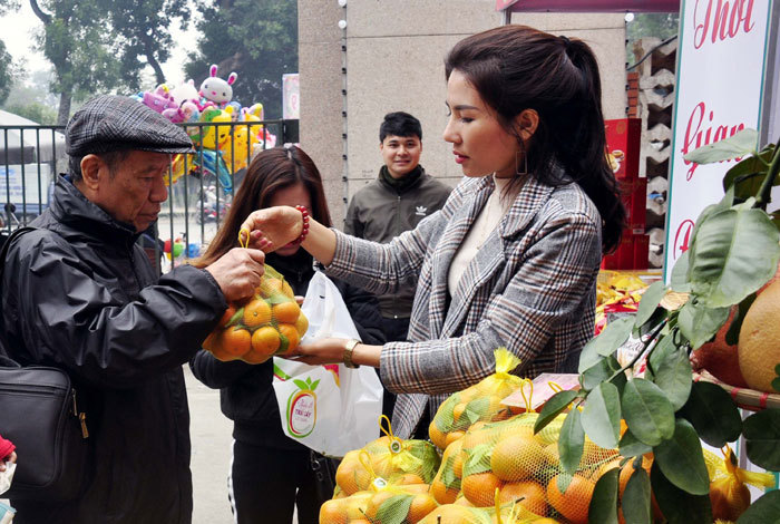 Hội chợ hàng hóa nông sản thực phẩm Tết Canh Tý: Đưa đặc sản vùng miền  tới người dân Thủ đô - Ảnh 1