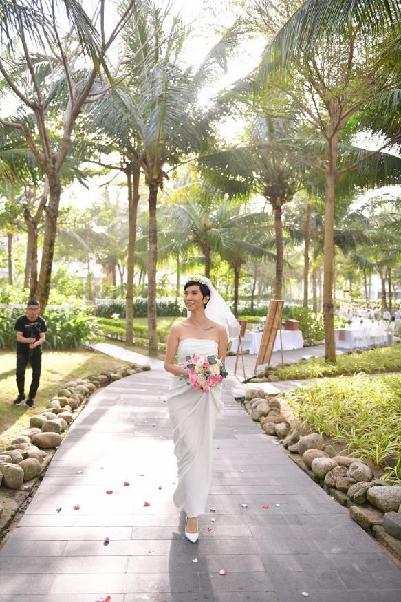 Toàn cảnh khu vườn cổ tích đẹp như mơ trong đám cưới Xuân Lan tại Đà Nẵng - Ảnh 4