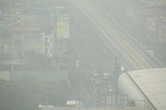 Hà Nội tiếp tục có sương mù, TP Hồ Chí Minh lo ngập nặng khi áp thấp vào Biển Đông - Ảnh 1