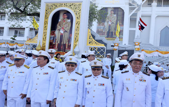 Quốc vương Thái Lan Maha Vajiralongkorn đăng quang, tuyên bố sẽ "cai trị bằng chính nghĩa" - Ảnh 2