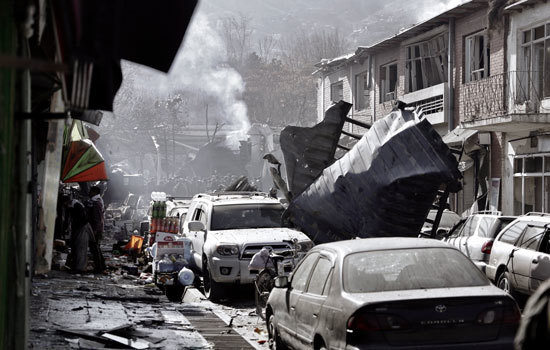 Đánh bom tại trung tâm thủ đô Afghanistan, gần 100 người thiệt mạng - Ảnh 1