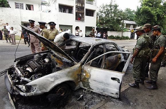 Ba dấu hỏi sau vụ đánh bom khủng bố ở Sri Lanka - Ảnh 2
