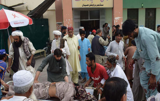 Đánh bom liều chết đẫm máu ở Pakistan, 128 người thiệt mạng - Ảnh 1
