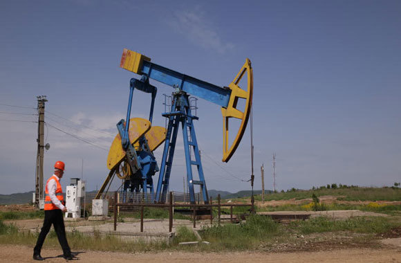 Lạc quan thương mại đẩy giá dầu vượt ngưỡng 61 USD/thùng - Ảnh 1