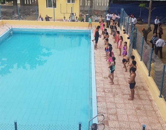 Quảng Ngãi: Đưa vào hoạt động 3 bể bơi cho trẻ em trị giá 2,2 tỷ đồng - Ảnh 2