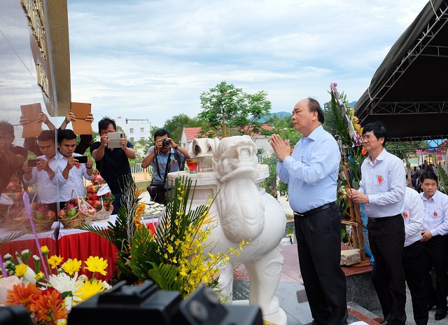 Thủ tướng dự khánh thành nghĩa trang liệt sĩ tại Quảng Nam - Ảnh 1
