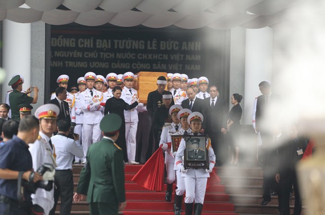 Linh cữu nguyên Chủ tịch nước Lê Đức Anh được đưa vào TP Hồ Chí Minh - Ảnh 5