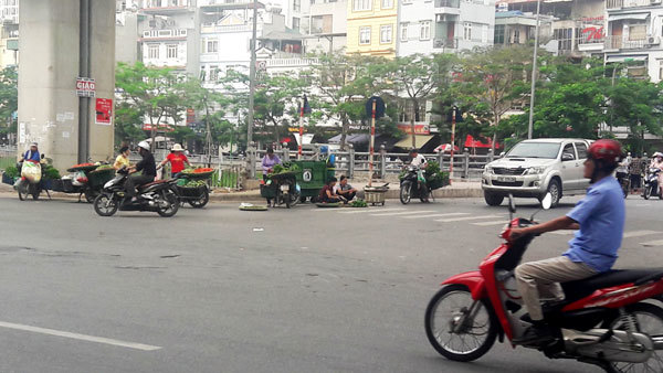 Công an phường Thịnh Quang cần xử lý nghiêm các vi phạm trật tự đô thị trên địa bàn - Ảnh 1