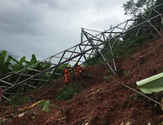 Công ty Lưới điện cao thế miền Bắc khẩn trương khắc phục sự cố lưới điện Huở Phăn, nước bạn Lào - Ảnh 1