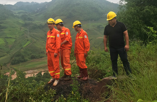 Công ty Lưới điện cao thế miền Bắc khẩn trương khắc phục sự cố lưới điện Huở Phăn, nước bạn Lào - Ảnh 3