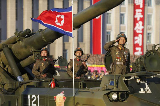 Triều Tiên diễu binh rầm rộ mừng Quốc khánh, không phô diễn ICBM - Ảnh 1