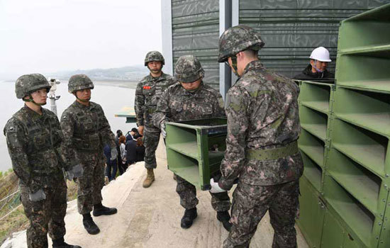 Hàn, Triều bắt đầu dỡ bỏ dàn loa tuyên truyền dọc biên giới - Ảnh 1