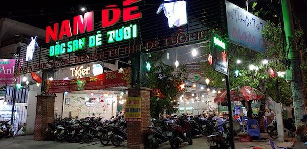 TP Hồ Chí Minh đóng cửa quán xá, hớt tóc, phòng gym: Nơi chấp hành, nơi bỏ ngỏ - Ảnh 6