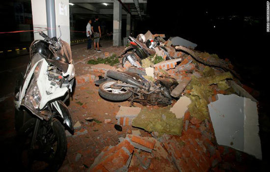 Hình ảnh động đất mạnh ở Indonesia khiến ít nhất 82 người thiệt mạng - Ảnh 1
