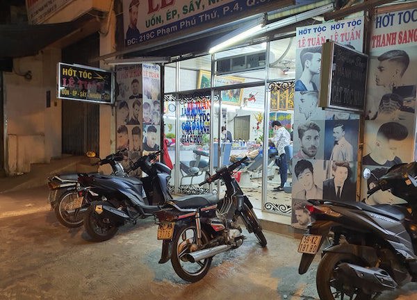 TP Hồ Chí Minh đóng cửa quán xá, hớt tóc, phòng gym: Nơi chấp hành, nơi bỏ ngỏ - Ảnh 3