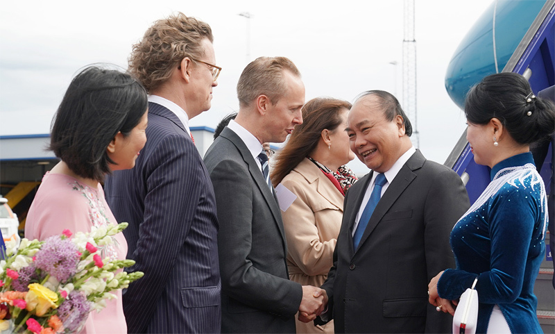 Thủ tướng Nguyễn Xuân Phúc đến Stockholm, bắt đầu thăm chính thức Thụy Điển - Ảnh 2