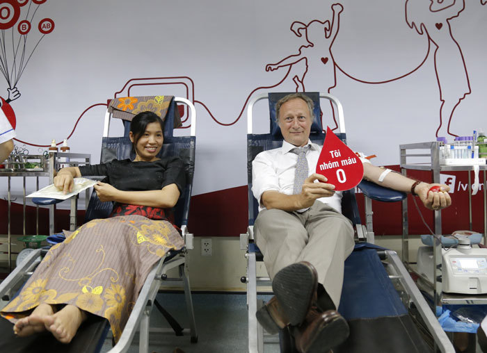 Đại sứ Liên minh châu Âu tại Việt Nam hiến máu tình nguyện - Ảnh 5