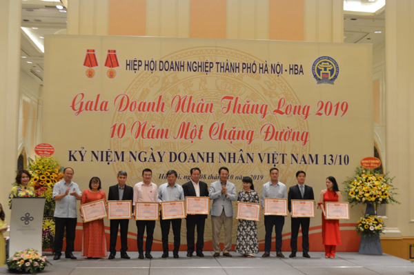 Hà Nội vinh danh nhiều doanh nghiệp, doanh nhân HBA - Ảnh 3