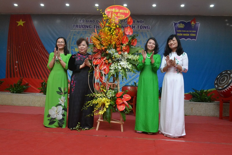 Phó Bí thư Thành ủy, Chủ tịch HĐND TP Nguyễn Thị Bích Ngọc dự khánh thành Trường THPT Trần Nhân Tông - Ảnh 1