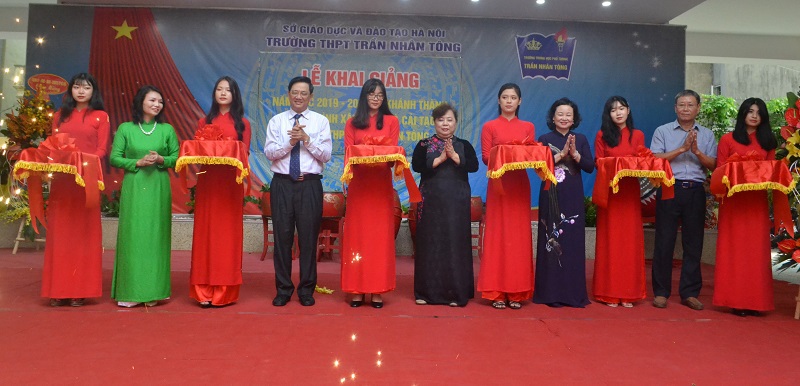 Phó Bí thư Thành ủy, Chủ tịch HĐND TP Nguyễn Thị Bích Ngọc dự khánh thành Trường THPT Trần Nhân Tông - Ảnh 2