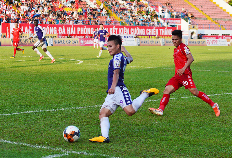 Vòng 14 V-League 2019: TP Hồ Chí Minh “khủng hoảng”, Hà Nội FC trở lại ngôi đầu bảng - Ảnh 2
