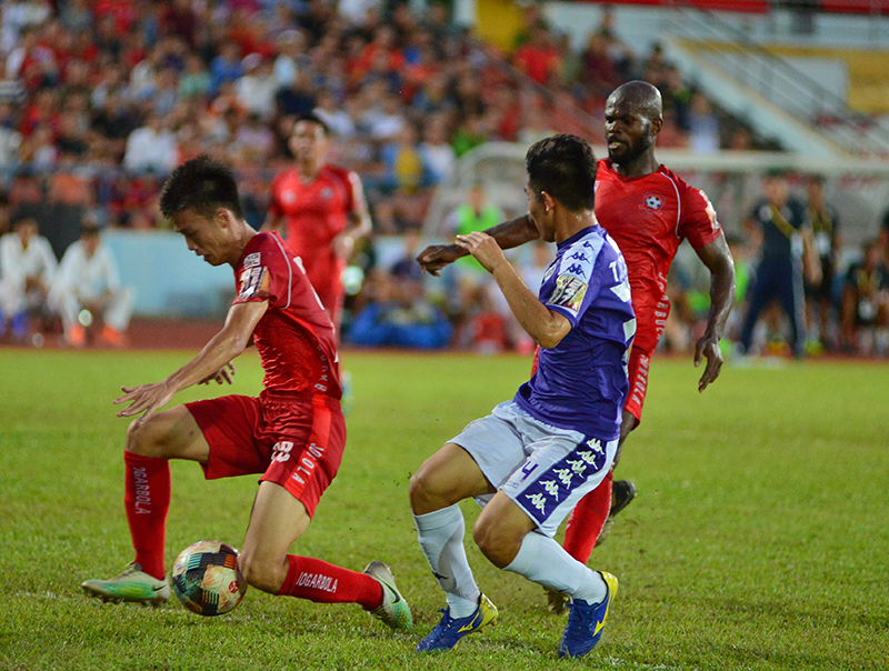 [Ảnh] Nhìn lại trận "đại chiến" giữa Hà Nội FC và Hải Phòng - Ảnh 9