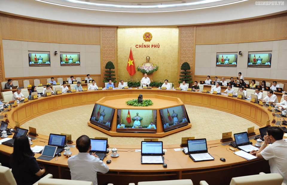 Thủ tướng Nguyễn Xuân Phúc chủ trì Phiên họp chuyên đề về xây dựng pháp luật - Ảnh 2