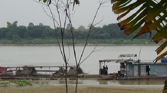 Phó Thủ tướng yêu cầu điều tra hoạt động khai thác cát trái phép tại Hưng Yên - Ảnh 1