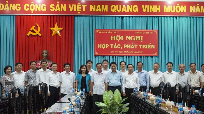 Hà Nội - Bến Tre tăng cường hợp tác, phát triển trên nhiều lĩnh vực - Ảnh 2