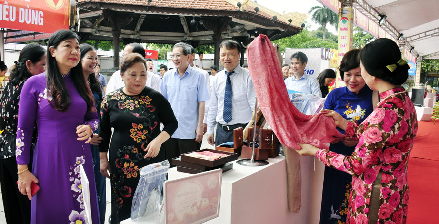 Cuộc vận động “Người Việt Nam ưu tiên dùng hàng Việt Nam”: Các cấp ủy không được “bỏ quên” cuộc vận động - Ảnh 1