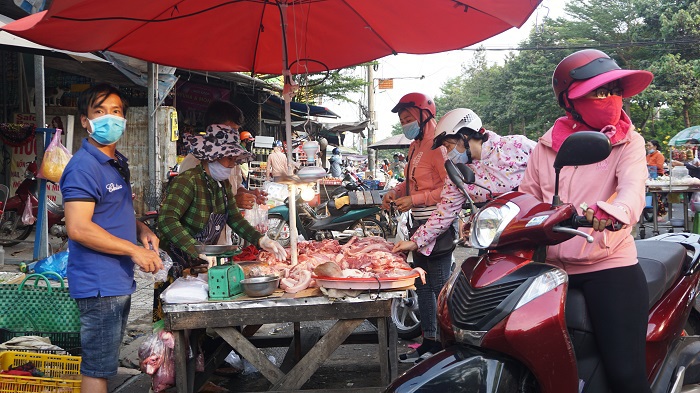 TP Hồ Chí Minh: Nguy cơ lây nhiễm Covid-19 ở chợ tự phát KCN Tân Tạo - Ảnh 6