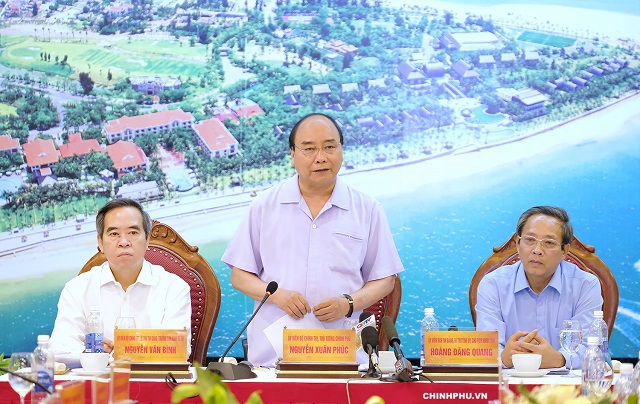 Thủ tướng Nguyễn Xuân Phúc: Quảng Bình là "viên kim cương xanh" của Việt Nam - Ảnh 1