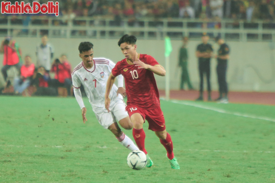 [Ảnh] Nhìn lại trận thắng của đội tuyển Việt Nam trước UAE sau hơn một thập kỷ - Ảnh 19